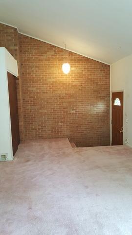 8901 Lyons St, Des Plaines, IL 60016 photo 2