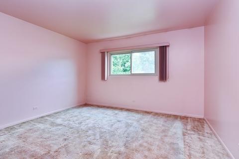 8901 Lyons St, Des Plaines, IL 60016 photo 5