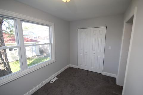 9414 S Eberhart Ave, Chicago, IL 60619 photo 11