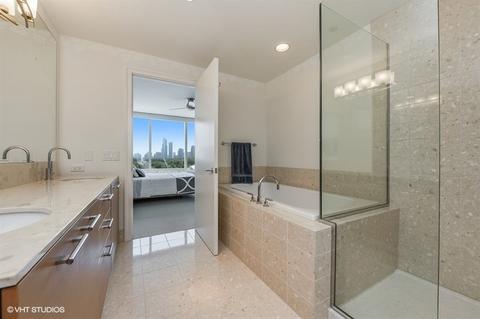 340 E Randolph St #305, Chicago, IL 60601 photo 12