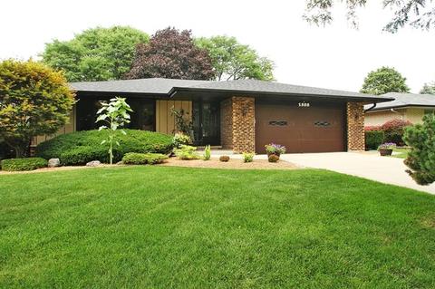 1808 E Aztec Ln, Mount Prospect, IL 60056 photo 1