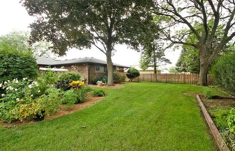 1808 E Aztec Ln, Mount Prospect, IL 60056 photo 14