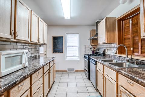 835 Spruce St, Aurora, IL 60506 photo 9