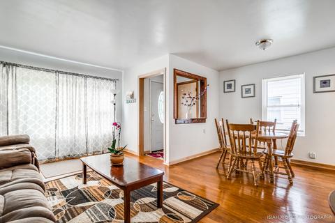 835 Spruce St, Aurora, IL 60506 photo 5