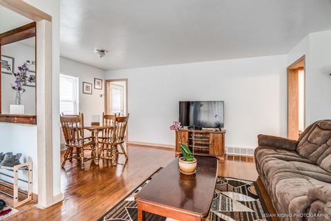 835 Spruce St, Aurora, IL 60506 photo 3