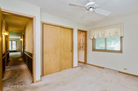 905 Ruth Dr, Elgin, IL 60123 photo 10