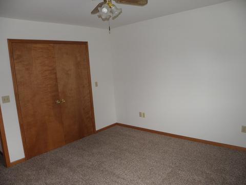 115 Sharon Dr, Morris, IL 60450 photo 11