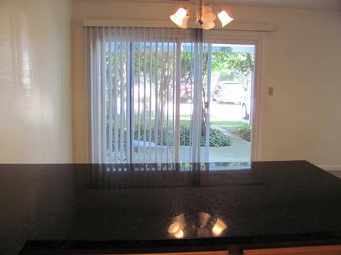 879 Oxford Pl, Wheeling, IL 60090 photo 4