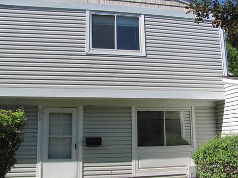 879 Oxford Pl, Wheeling, IL 60090 photo 1