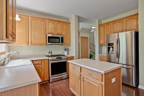 110 E Old Mill Trl, Antioch, IL 60002 photo 9