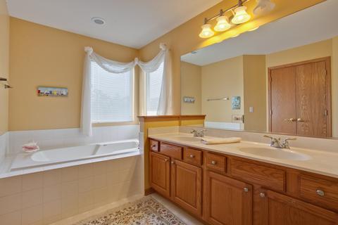 110 E Old Mill Trl, Antioch, IL 60002 photo 19