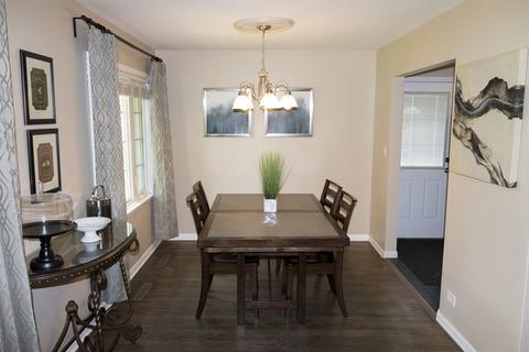 2041 Westview Dr, Des Plaines, IL 60018 photo 4