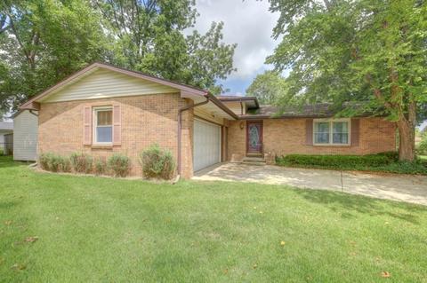 1012 Pinecrest Ct, Rantoul, IL 61866 photo 2