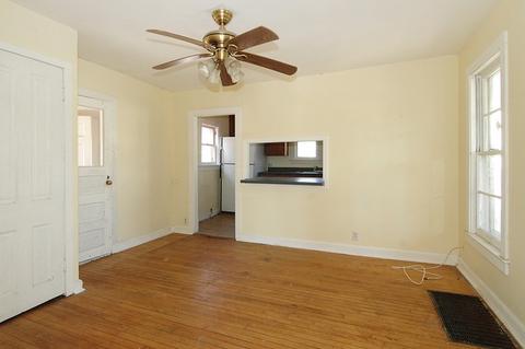 564 N Porter St, Elgin, IL 60120 photo 3