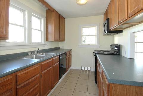 564 N Porter St, Elgin, IL 60120 photo 4
