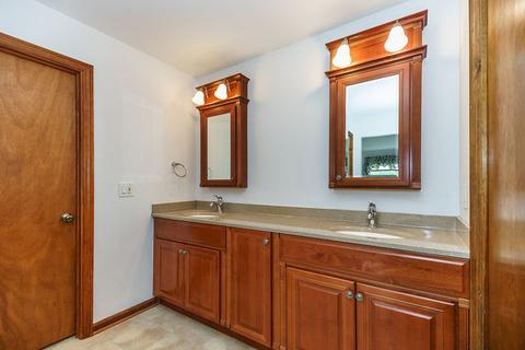 324 Chatelaine Ct, Willowbrook, IL 60527 photo 24