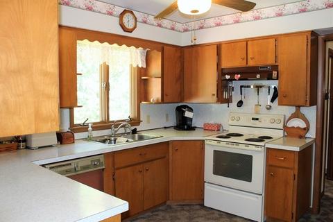 512 Anthony St, Morrison, IL 61270 photo 2
