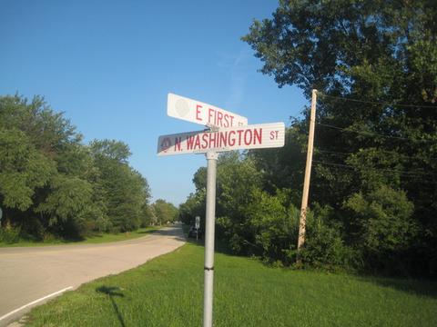 301 E 1st St, Braidwood, IL 60408 photo 3