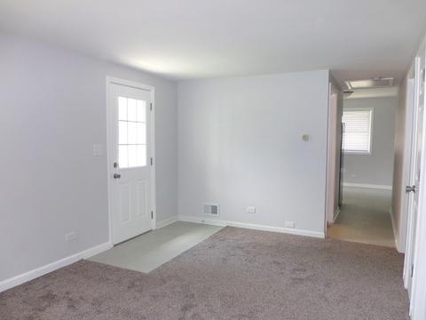 604 Columbus St, Mchenry, IL 60051 photo 2