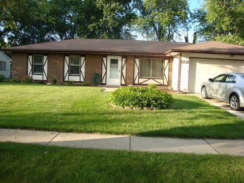 1102 Sebring Dr, Elgin, IL 60120 photo 1