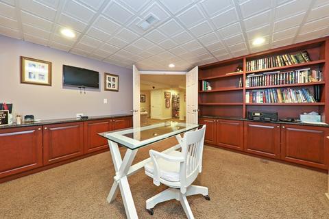 6401 Emerald Ct, Willowbrook, IL 60527 photo 8