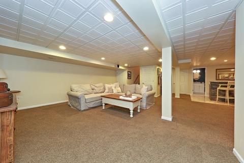 6401 Emerald Ct, Willowbrook, IL 60527 photo 7
