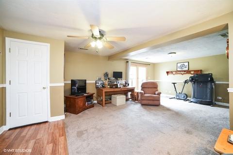 300 Rosecrans Ct, Bartlett, IL 60103 photo 8