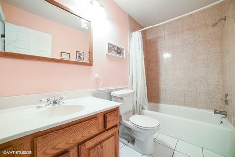 300 Rosecrans Ct, Bartlett, IL 60103 photo 13