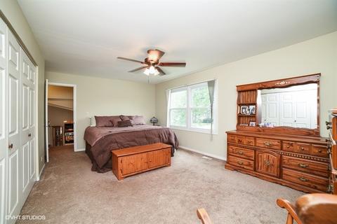 300 Rosecrans Ct, Bartlett, IL 60103 photo 10