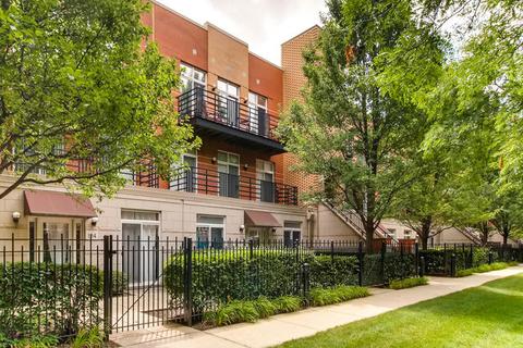 1033 E 46th St #203, Chicago, IL 60653 photo 1