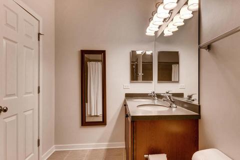 1033 E 46th St #203, Chicago, IL 60653 photo 10