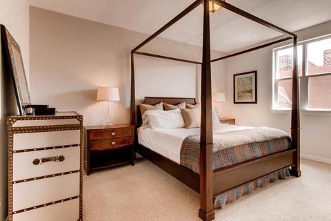 1033 E 46th St #203, Chicago, IL 60653 photo 8