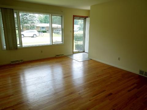 4803 Howard St, Mchenry, IL 60051 photo 3