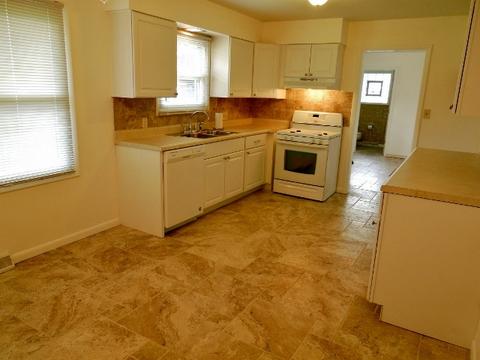 4803 Howard St, Mchenry, IL 60051 photo 8