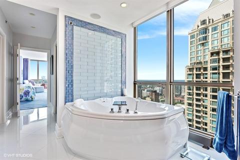 21 E Huron St #4105, Chicago, IL 60611 photo 15