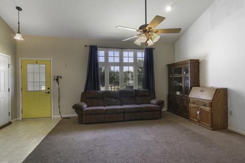 901 Walnut St, Genoa, IL 60135 photo 3