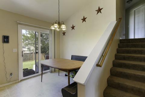 901 Walnut St, Genoa, IL 60135 photo 4