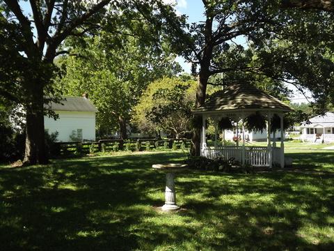 109 S Walnut St, Onarga, IL 60955 photo 48