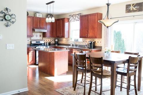 589 Versailles Dr, Bartlett, IL 60103 photo 7