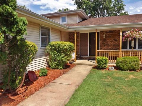 1305 Trend Dr, Morris, IL 60450 photo 2