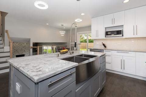1036 Congress Dr, Bartlett, IL 60103 photo 3