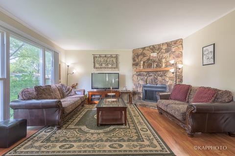 496 Isa Dr, Wheeling, IL 60090 photo 2