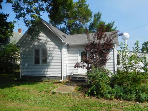 148 W Wing St, Bement, IL 61813 photo 1