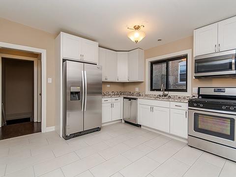 1701 E 83rd Pl, Chicago, IL 60617 photo 4