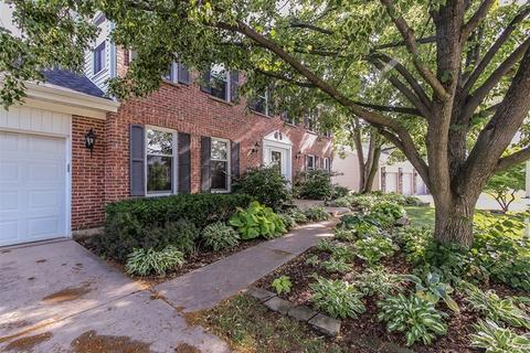3957 Bordeaux Dr, Hoffman Estates, IL 60192 photo 3