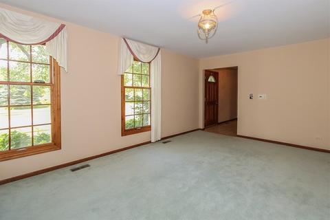 3957 Bordeaux Dr, Hoffman Estates, IL 60192 photo 5
