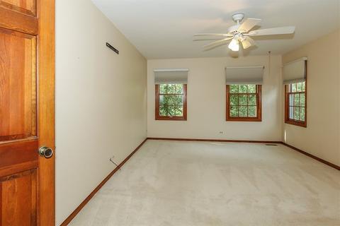 3957 Bordeaux Dr, Hoffman Estates, IL 60192 photo 17