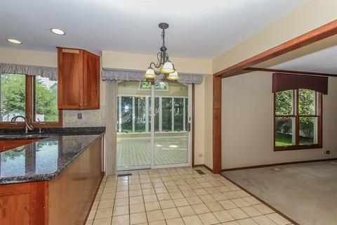 3957 Bordeaux Dr, Hoffman Estates, IL 60192 photo 10