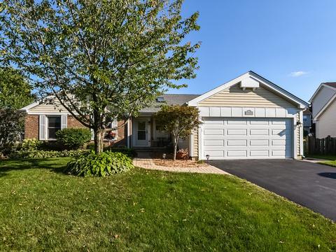 1057 Shady Tree Ln, Wheeling, IL 60090 photo 2