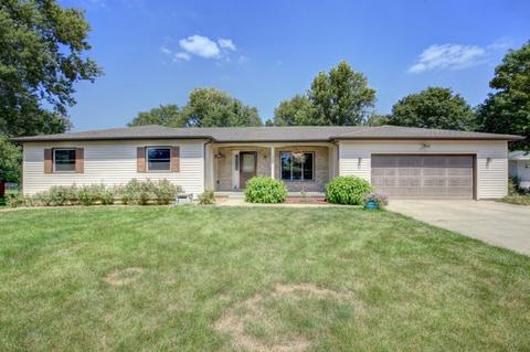 304 E Pershing Ct, Philo, IL 61864 photo 1